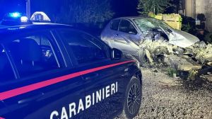 Auto si schianta contro un cancello a Oderzo: 17enne grave, ferito anche l’amico