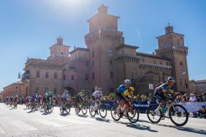 Giro dell’Emilia, Quintana e l’iridato McNulty acclamati a Ferrara