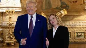 Meloni e Trump riuniti dai barili. Il tycoon: “Tra noi ottimi rapporti”