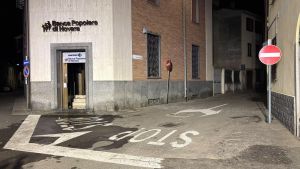 Pieve del Cairo, assalto esplosivo al bancomat della Banca popolare di Novara