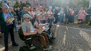 Gemeinsam singen für die Demokratie: Häfler feiern Tag der Deutschen Einheit