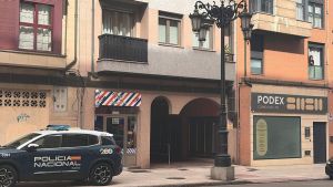 La Fiscalía pide prisión sin fianza para el detenido por apuñalar a su pareja en Oviedo