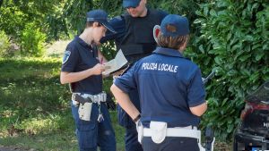 Prese la ex fidanzata per il collo: arrestato 24enne ricercato per stalking e tentato femminicidio
