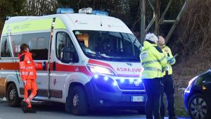 Pescate, in moto contro il guardrail: grave ragazzo di 22 anni di Mandello