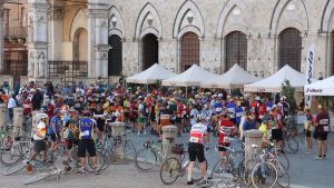 Le meraviglie dell'Eroica: grandi emozioni nella festa di popolo in bicicletta. Ottomila partecipanti da tutto il mondo