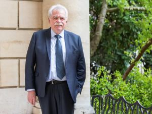 André Chassaigne : « Si j’avais encore été député, j’aurais assisté à la messe du pape »