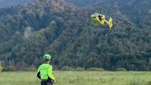 Escursionisti disidratati si perdono dopo la notte in montagna a Claut: recuperati con l’elicottero