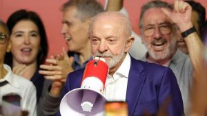 ¿Por qué ha ganado Bolsonaro en Brasil? ¿Puede remontar Lula en la segunda vuelta? 5 claves de la sorpresa electoral