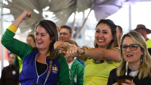 Bolsonaro davanti a Lula: la destra vince nelle aree più ricche, per il presidente uscente è già una mezza sconfitta /