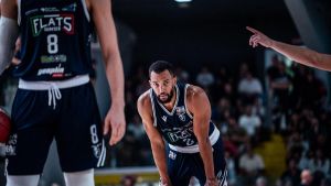 Fortitudo, grazie Morris . Caserta sbatte sul ferro