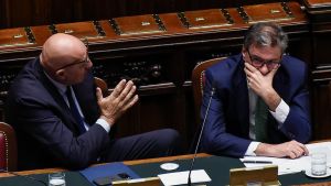 I Btp alle stelle e l’effetto palla di neve: quali rischi nasconde la svendita del debito italiano