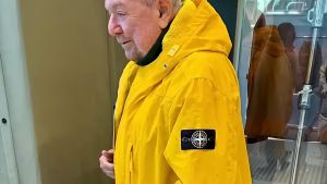 La curiosità: come in ogni stagione Carlo Rivetti sfoggia una giacca speciale. Il ’pres’ ha scelto la divisa portafortuna