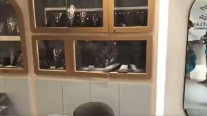 Hyderabad: Robbery at jewellery store, valuable worth Rs 2 crore stolen