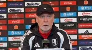 Ya pasaron seis meses desde que la Federación presentó al entrenador top y la selección de Mano es una mazamorra y de sobre todavía