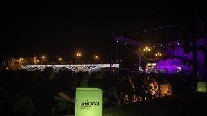 Una Bienal de escaparate