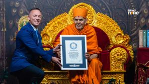 BAPS sets Guinness World Record with 8,848-page Pramukh Swami Maharaj biography