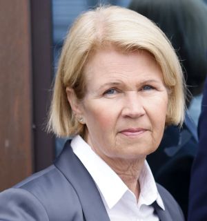 Alle kan ikke jobbe hvis alle gamle skal bo hjemme