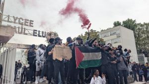Frankreich: Schüler verliert Hand wegen Polizeigranate