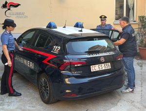 Violenta rapina in casa a Serravalle: anziani picchiati e derubati