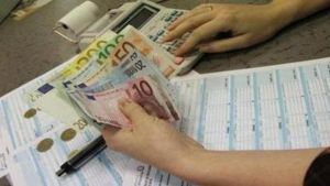 Istat, aumenta la pressione fiscale e cala il potere d’acquisto delle famiglie