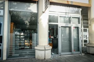 Commerce pillé à Pau, lors de la manifestation étudiante de ce lundi : « un sentiment d’injustice », confie l’épouse du propriétaire