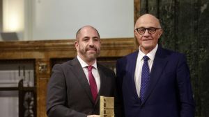 Isaac Baley, tras recoger el premio Fundación Sabadell en Oviedo: 