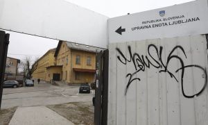 Upravne enote: daljše uradne ure, čeprav so že tako obremenjeni