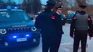 Ladri scatenati in Altotevere. Rubate per la seconda volta le bandiere del liceo “Plinio“