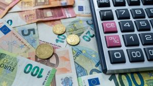 Προϋπολογισμός 2027: Πρόσθετα φορολογικά έσοδα 2,149 δισ. ευρώ – Πού θα αυξηθούν
