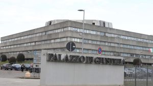 False fatture e manodopera. Perquisizioni a raffica della Guardia di Finanza. Diciassette gli indagati