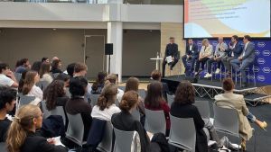 Biotecnologie, settore in crescita: è caccia ai talenti. E il Campus Roche apre le sue porte