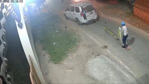 On Camera: Thieves uproot ATM machine in Jharkhand's Deoghar, load it on car and flee