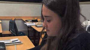 Sie wählt den härtesten Weg zum Abitur: Schülerin fühlt sich von der Stadt im Stich gelassen