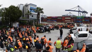 «Οι λιμενεργάτες δεν δουλεύουμε για τον πόλεμο»