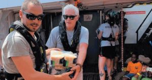 Ci mancava Richard Gere contro i centri in Albania...