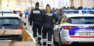 Comprendre la crise de la « valeur travail » à travers les yeux de policiers, des informaticiens et des ouvriers