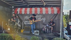 Musik, Genuss und Schnäppchen: Oktobermarkt lockt viele Besucher an