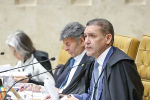 Passivo hermenêutico de Kássio Nunes sugere que ele pode soltar Bolsonaro