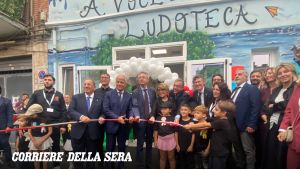 Napoli, in un bene confiscato all'Arenaccia nasce la ludoteca sociale 'A voce d'e Creature. Piantedosi al taglio del nastro