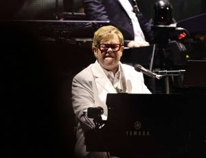 Elton John y el arte de seguir sonando