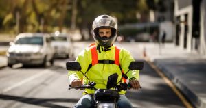 6 em cada 10 motociclistas já sofreram sinistro de trânsito, diz pesquisa