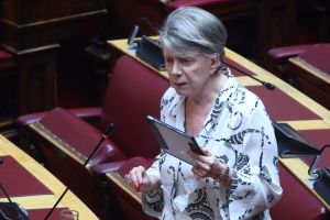 Η Ακρίτα τρολάρει τη Μελέτη: «Όλοι ξέρουμε πόσο αδίστακτος μπορεί να γίνει ο Έλληνας εργαζόμενος»