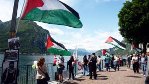 “C’è rischio di guerriglia urbana”: la Questura di Lecco vieta il corteo ProPal previsto il 7 ottobre, e scoppia la polemica