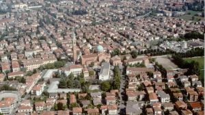 L’Anci Veneto: «Serve un nuovo Pnrr per l’emergenza casa e le bollette»
