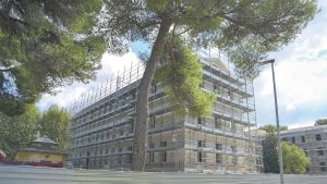 Livorno, ponteggi, infissi mancanti e una nuova scadenza: quando riaprirà davvero il Padiglione 24? L’ultima data
