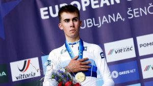 ¡Benjamín Noval, tambien campeón de Europa de ciclismo!: el de Laviana gana la crono junior por cuatro milésimas de segundo
