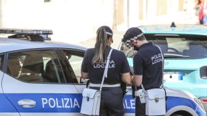 Inchiesta choc alla Municipale, 8 pubblici ufficiali indagati: “False annotazioni di servizio”