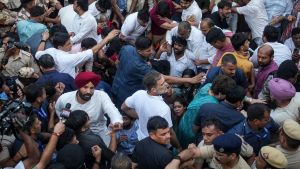 Opposition intensifies protest against EC in Delhi, Rahul and Priyanka detained | Top updates