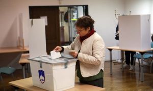 Prvi dan predčasnega glasovanja na referendume 1,25 odstotka volivcev