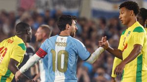 „Ich bin einfach nur dankbar“: Konstanzer Liam Omore spielt 90 Minuten beim Abschiedsspiel von Messi